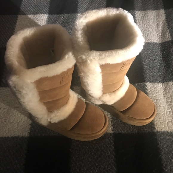 UGG CLASSIC CHILLAPEAK TALL CHESTNUT BOOTS - WOMEN'S size 6 - Picture 1 of 2